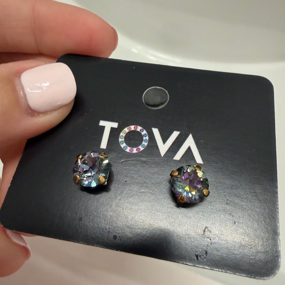 Tova Stud Earrings color Volcano